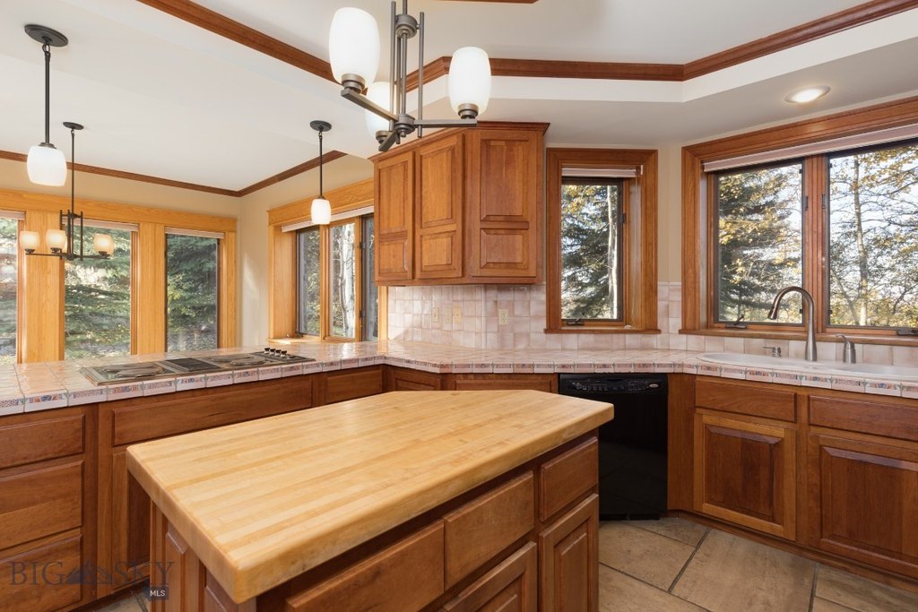 Bozeman, Montana, 59715, United States, 6 Bedrooms Bedrooms, ,4.5 BathroomsBathrooms,Residential,Forsale,1941187