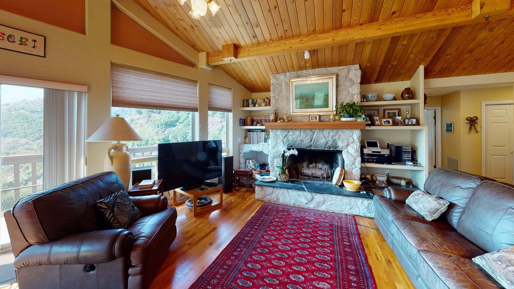 VENTURA, California, 93001, United States, 3 Bedrooms Bedrooms, ,2 BathroomsBathrooms,Residential,Forsale,1909549