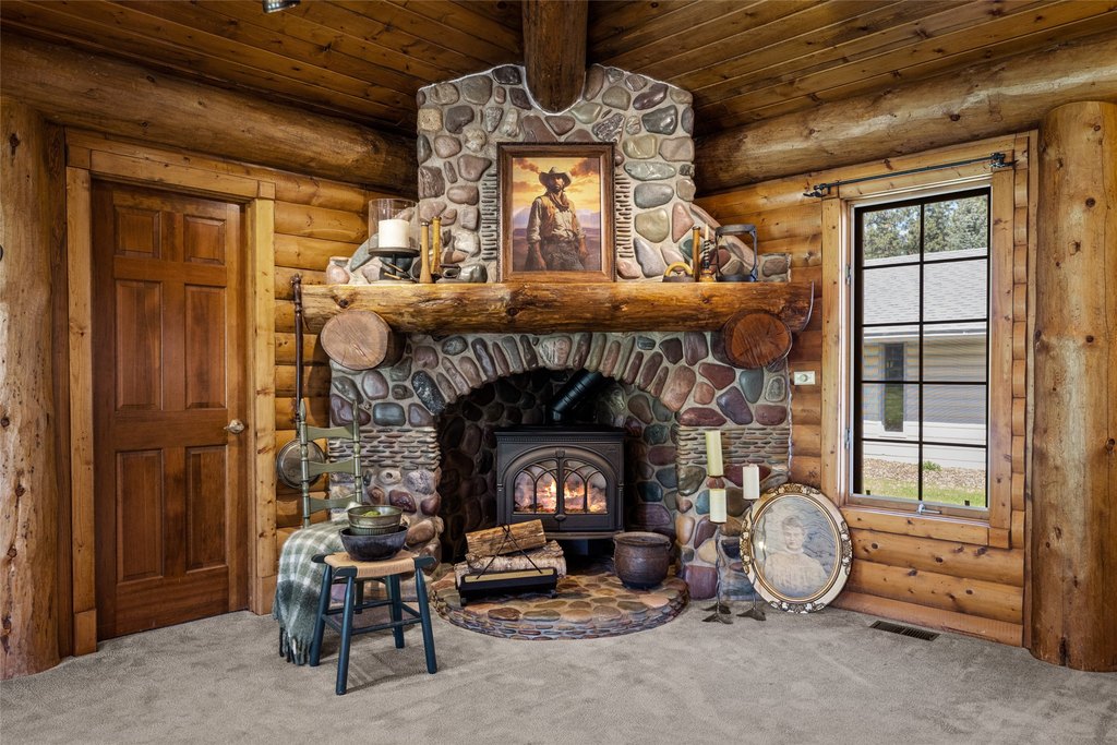 Kalispell, Montana, 59901, United States, 7 Bedrooms Bedrooms, ,4.5 BathroomsBathrooms,Residential,Forsale,1944326