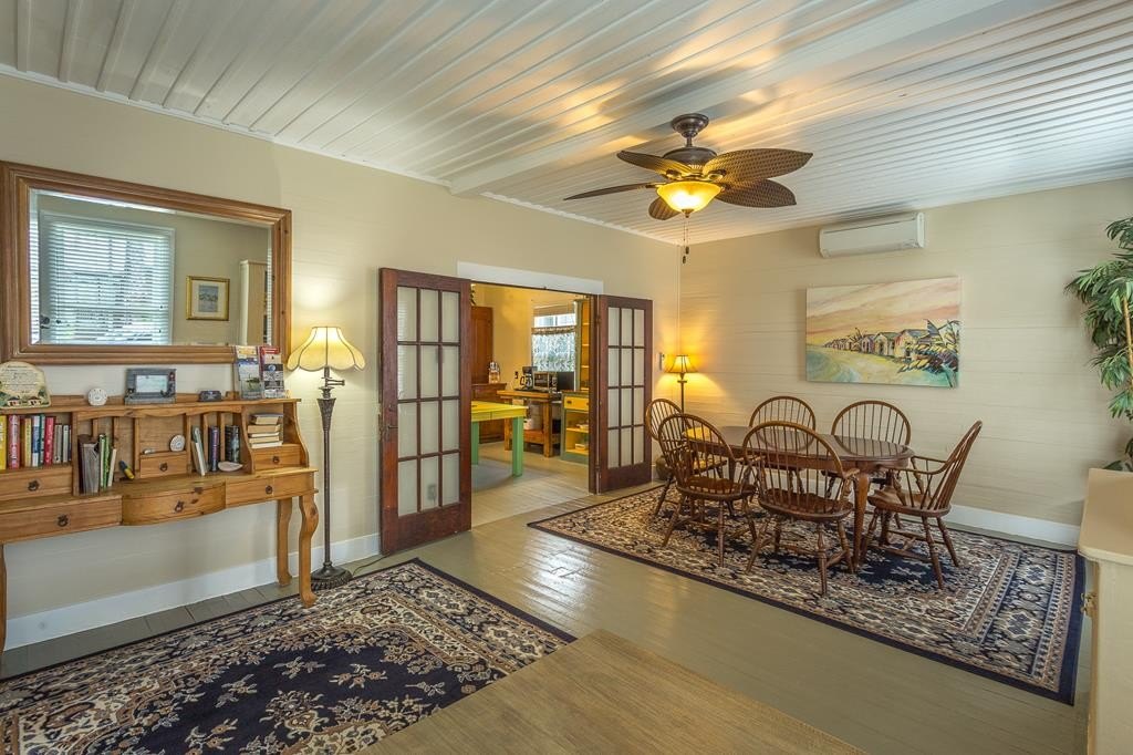 Apalachicola, Florida, 32320, United States, 5 Bedrooms Bedrooms, ,4 BathroomsBathrooms,Commercial,Forsale,1946752
