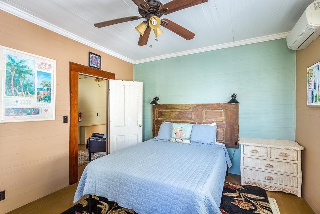 Apalachicola, Florida, 32320, United States, 5 Bedrooms Bedrooms, ,4 BathroomsBathrooms,Commercial,Forsale,1946752