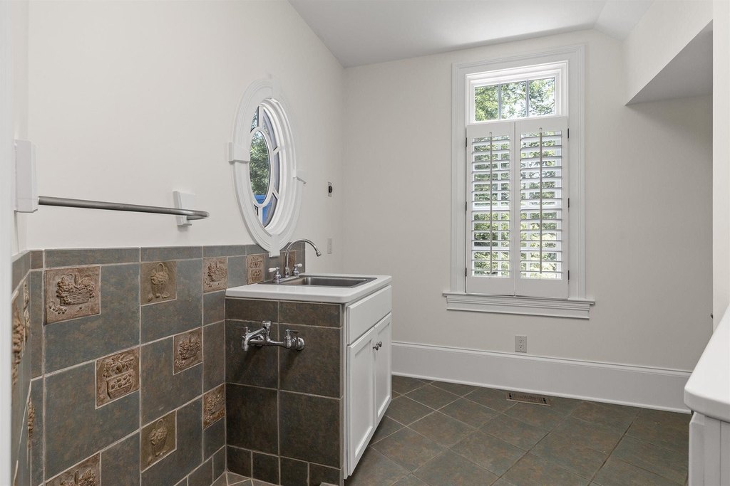 Ooltewah, Tennessee, 37363, United States, 4 Bedrooms Bedrooms, ,5.5 BathroomsBathrooms,Residential,Forsale,1894412