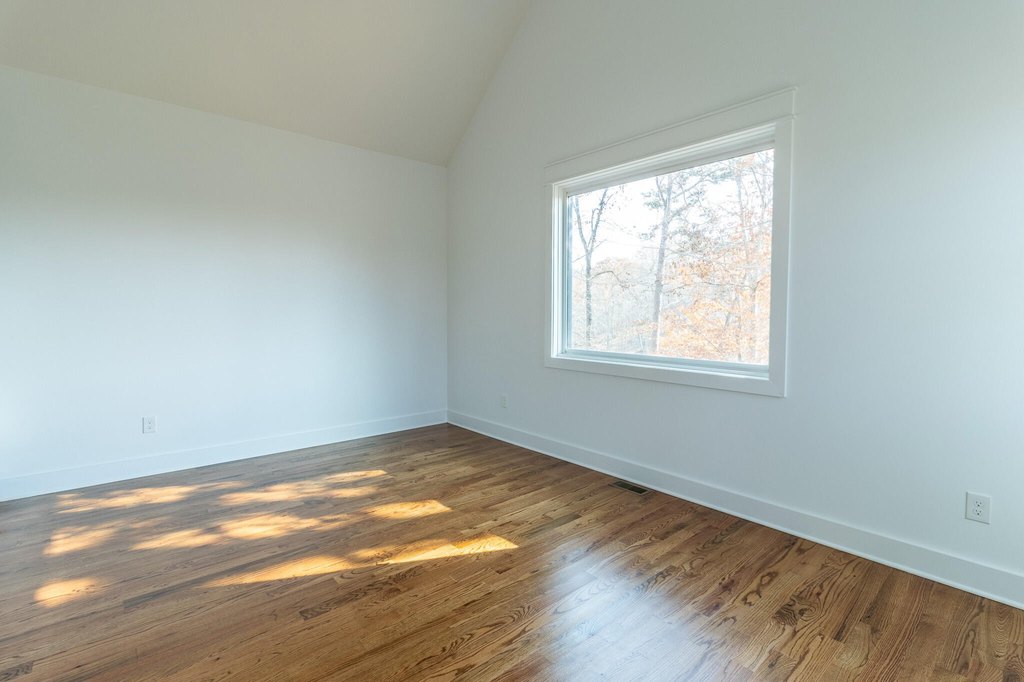 Ten Mile, Tennessee, 37880, United States, 3 Bedrooms Bedrooms, ,3 BathroomsBathrooms,Residential,Forsale,1894351
