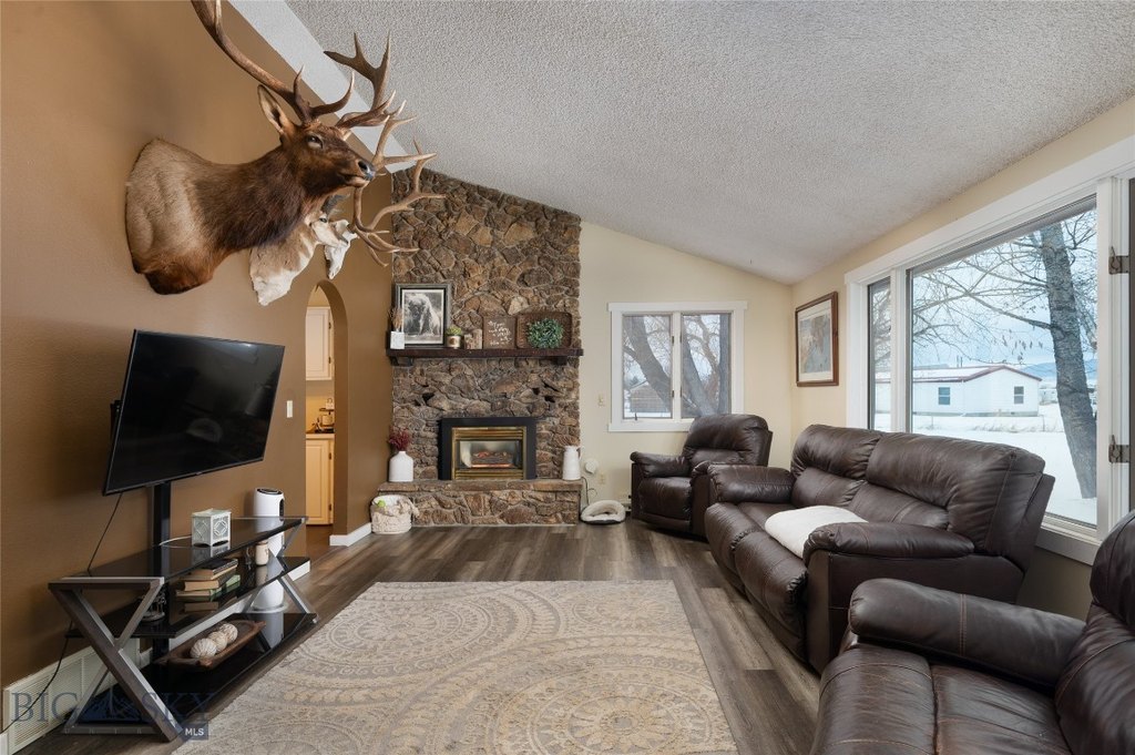 Belgrade, Montana, 59714, United States, 3 Bedrooms Bedrooms, ,3 BathroomsBathrooms,Residential,Forsale,1894950