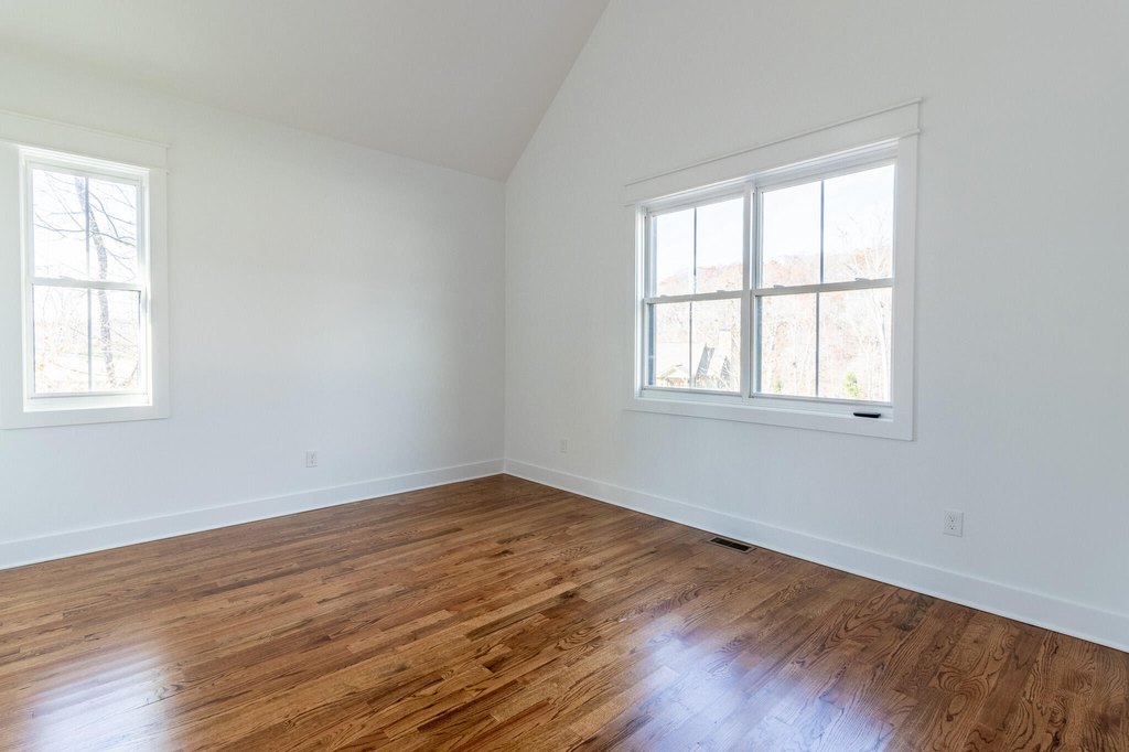 Ten Mile, Tennessee, 37880, United States, 3 Bedrooms Bedrooms, ,3 BathroomsBathrooms,Residential,Forsale,1894351