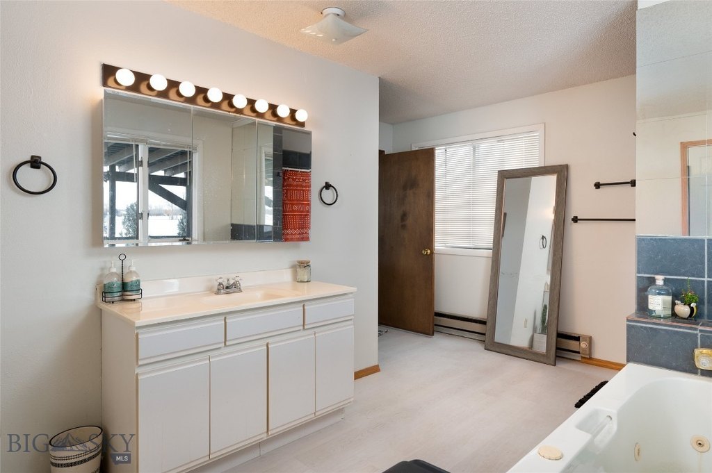 Belgrade, Montana, 59714, United States, 3 Bedrooms Bedrooms, ,3 BathroomsBathrooms,Residential,Forsale,1894950