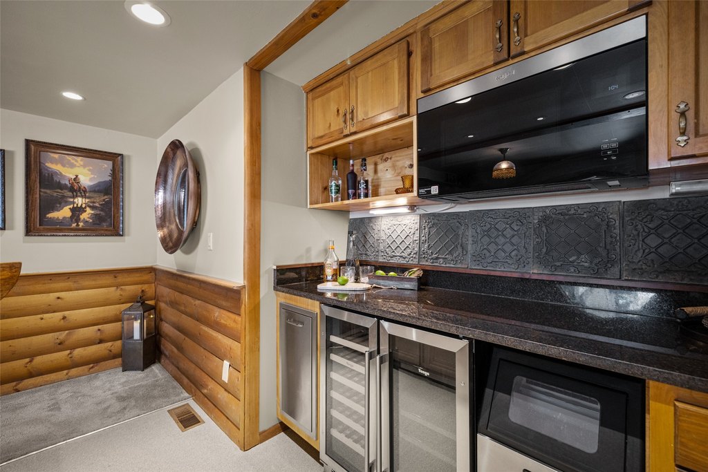 Kalispell, Montana, 59901, United States, 7 Bedrooms Bedrooms, ,4.5 BathroomsBathrooms,Residential,Forsale,1944326