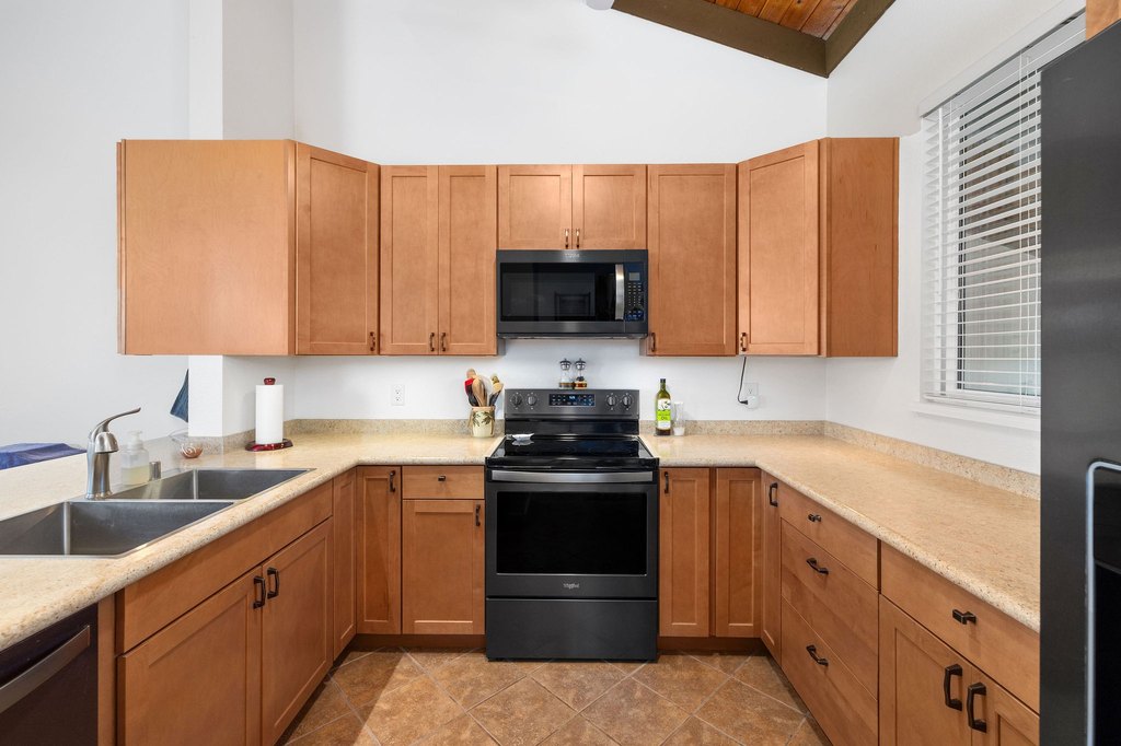 Kailua-Kona, Hawaii, 96740, United States, 2 Bedrooms Bedrooms, ,2 BathroomsBathrooms,Residential,Forsale,1929292
