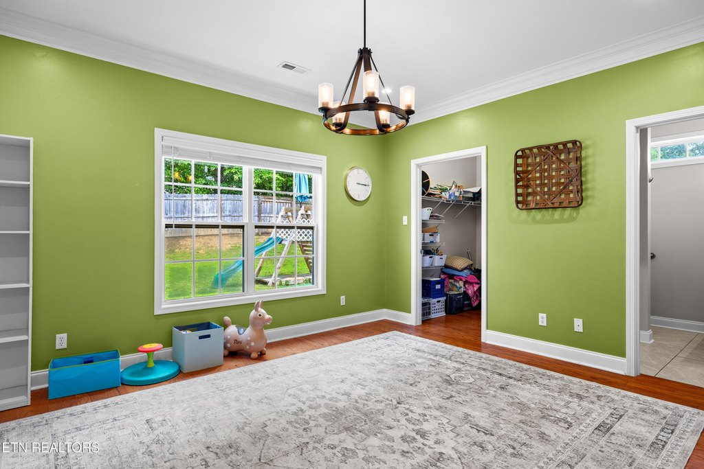 Maryville, Tennessee, 37801, United States, 5 Bedrooms Bedrooms, ,3.5 BathroomsBathrooms,Residential,Forsale,1910208