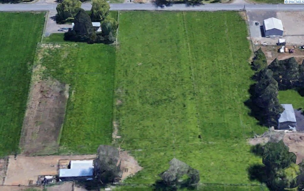 Kennewick, Washington, 99337, United States, 2 Bedrooms Bedrooms, ,1 BathroomBathrooms,Residential,Forsale,1964559