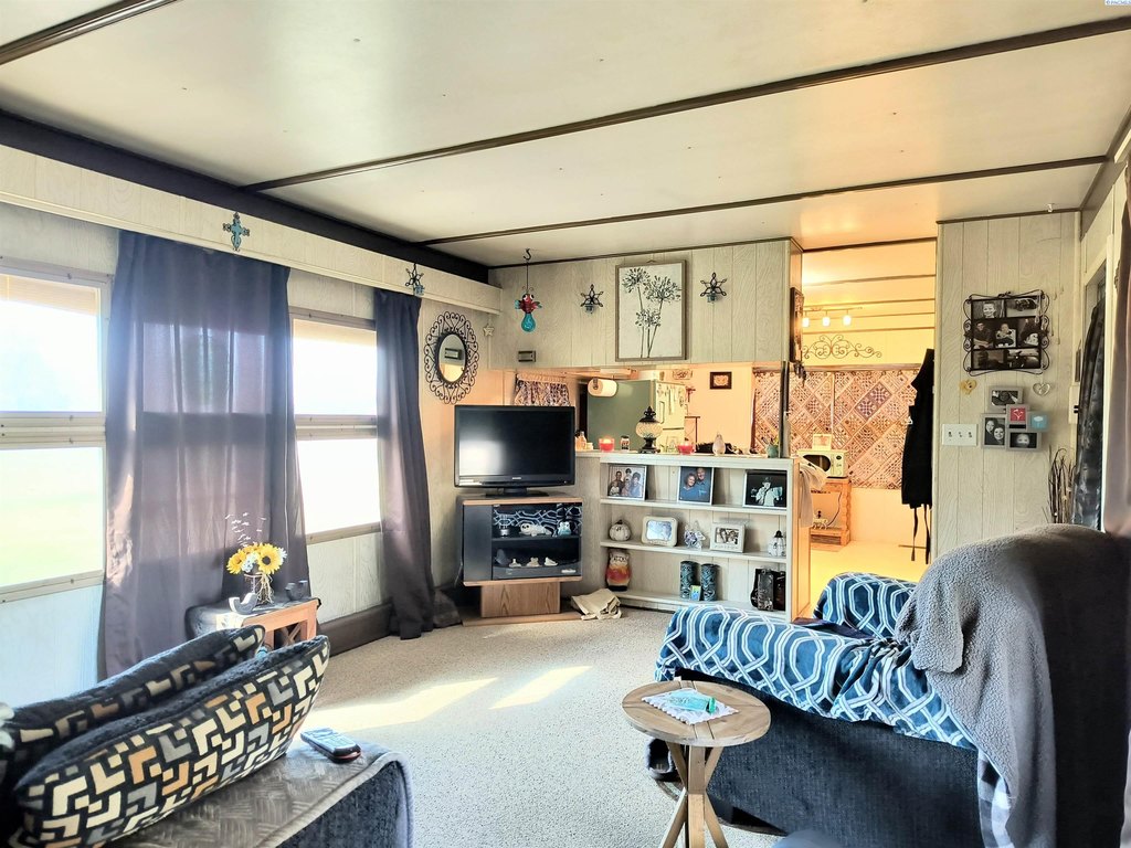 Kennewick, Washington, 99337, United States, 2 Bedrooms Bedrooms, ,1 BathroomBathrooms,Residential,Forsale,1964559