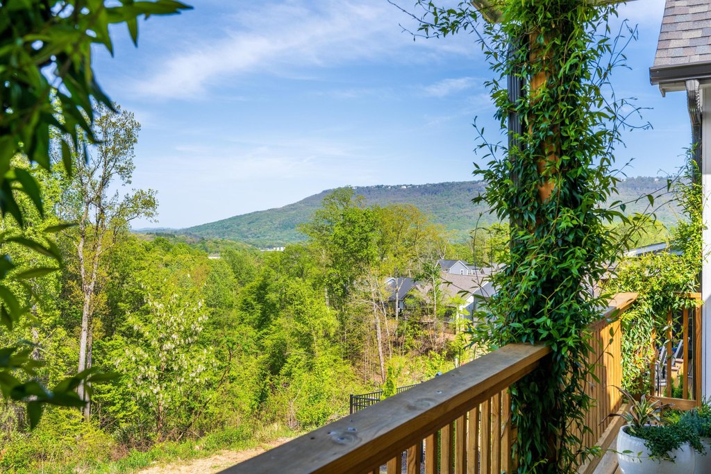 Chattanooga, Tennessee, 37419, United States, 5 Bedrooms Bedrooms, ,4.5 BathroomsBathrooms,Residential,Forsale,1894379