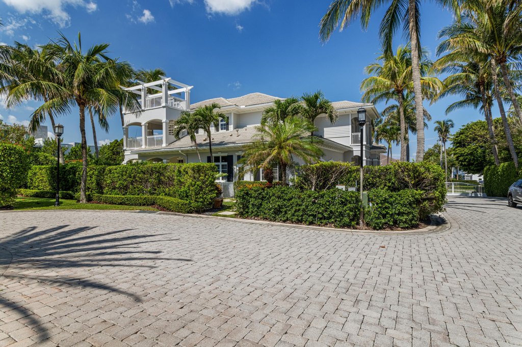 Delray Beach, Florida, 33483, United States, 5 Bedrooms Bedrooms, ,5.5 BathroomsBathrooms,Residential,Forsale,1886508