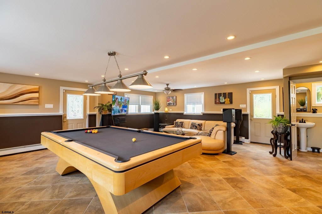 Linwood, New Jersey, 08221, United States, 5 Bedrooms Bedrooms, ,4.5 BathroomsBathrooms,Residential,Forsale,1946135