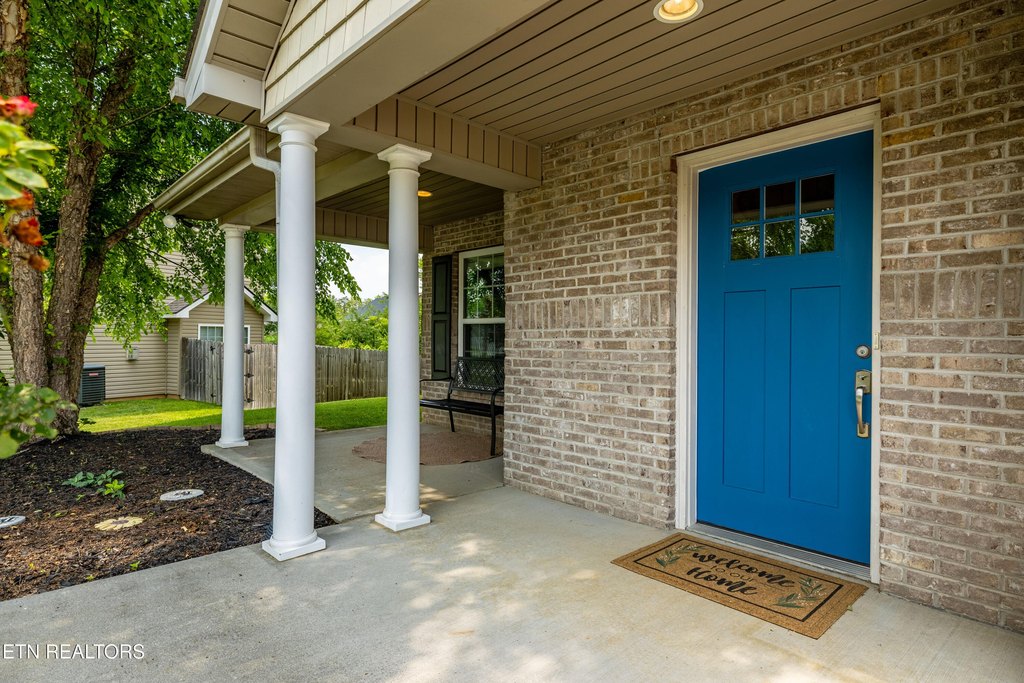 Maryville, Tennessee, 37801, United States, 5 Bedrooms Bedrooms, ,3.5 BathroomsBathrooms,Residential,Forsale,1910208