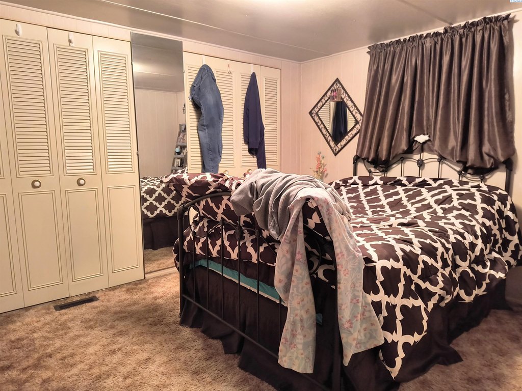 Kennewick, Washington, 99337, United States, 2 Bedrooms Bedrooms, ,1 BathroomBathrooms,Residential,Forsale,1964559