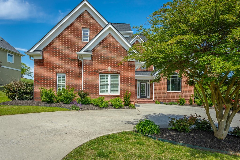 Chattanooga, Tennessee, 37416, United States, 4 Bedrooms Bedrooms, ,3.5 BathroomsBathrooms,Residential,Forsale,1894354