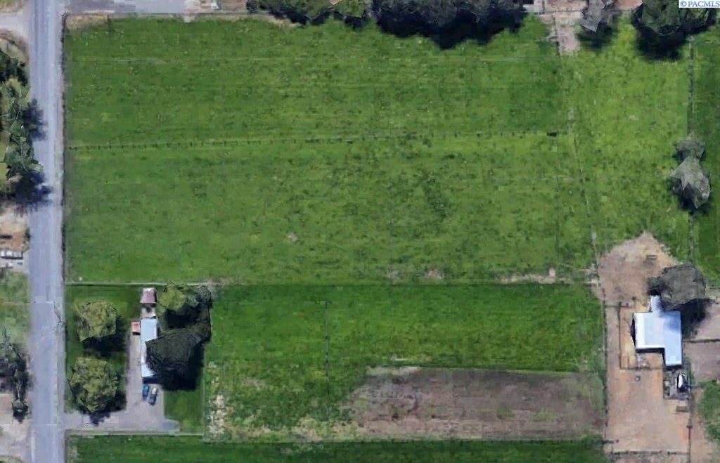 Kennewick, Washington, 99337, United States, 2 Bedrooms Bedrooms, ,1 BathroomBathrooms,Residential,Forsale,1964559