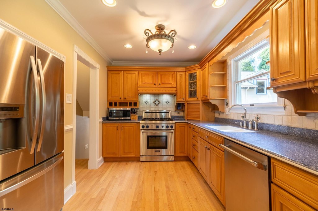 Linwood, New Jersey, 08221, United States, 5 Bedrooms Bedrooms, ,4.5 BathroomsBathrooms,Residential,Forsale,1946135