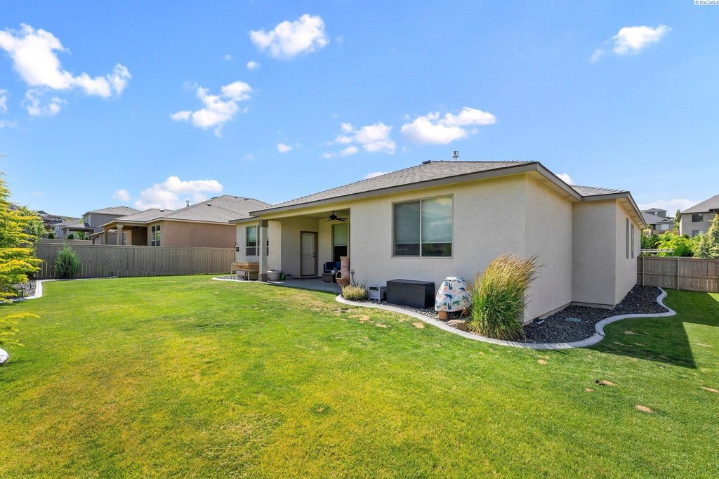 Richland, Washington, 99352, United States, 3 Bedrooms Bedrooms, ,2 BathroomsBathrooms,Residential,Forsale,1922431
