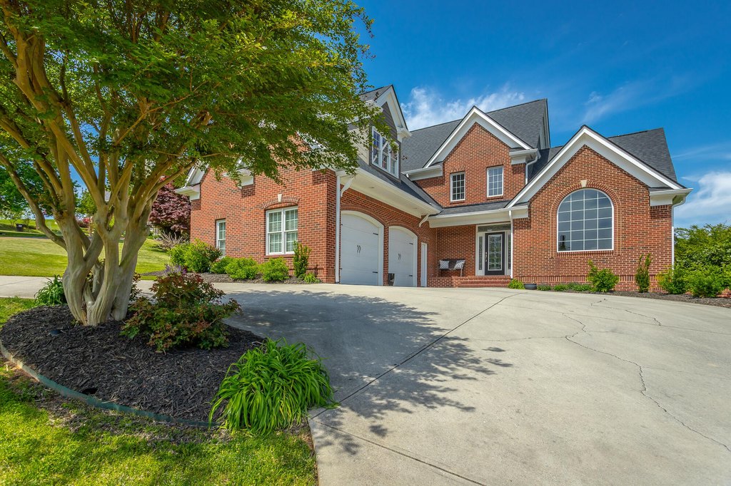 Chattanooga, Tennessee, 37416, United States, 4 Bedrooms Bedrooms, ,3.5 BathroomsBathrooms,Residential,Forsale,1894354