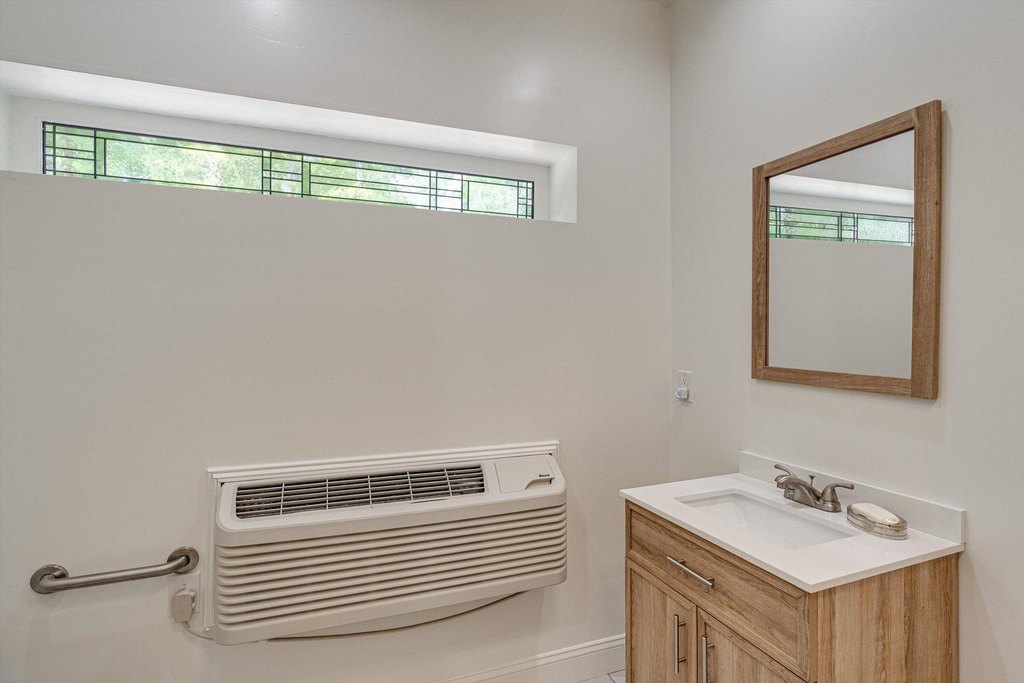 Spencer, Tennessee, 38585, United States, 1 Bedroom Bedrooms, ,1 BathroomBathrooms,Residential,Forsale,1922178