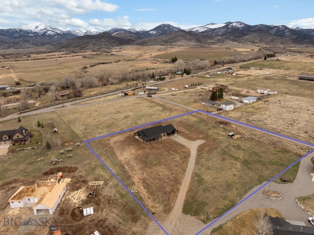 Sheridan, Montana, 59749, United States, 3 Bedrooms Bedrooms, ,2.5 BathroomsBathrooms,Residential,Forsale,1941164