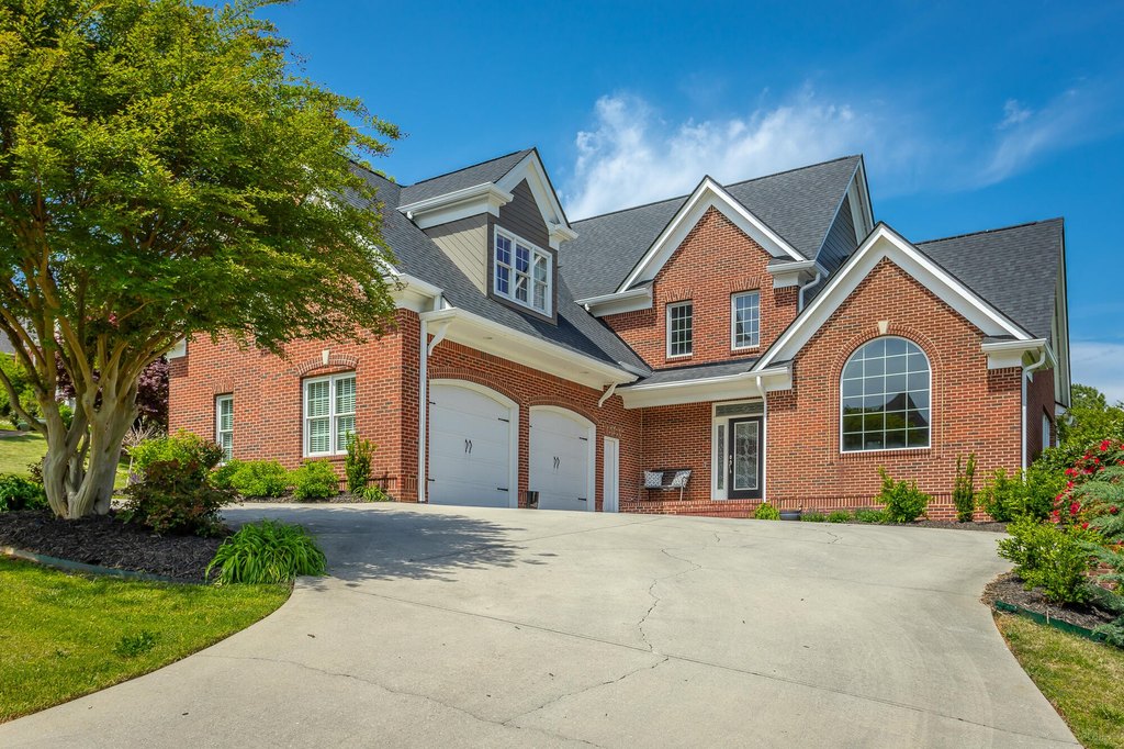 Chattanooga, Tennessee, 37416, United States, 4 Bedrooms Bedrooms, ,3.5 BathroomsBathrooms,Residential,Forsale,1894354