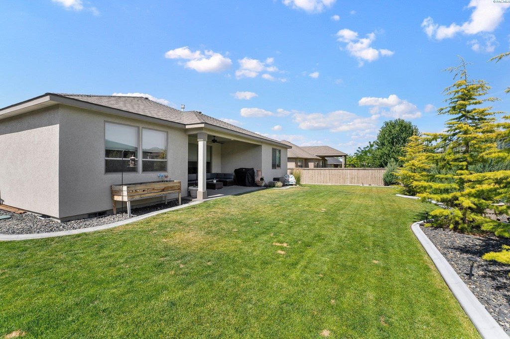 Richland, Washington, 99352, United States, 3 Bedrooms Bedrooms, ,2 BathroomsBathrooms,Residential,Forsale,1922431