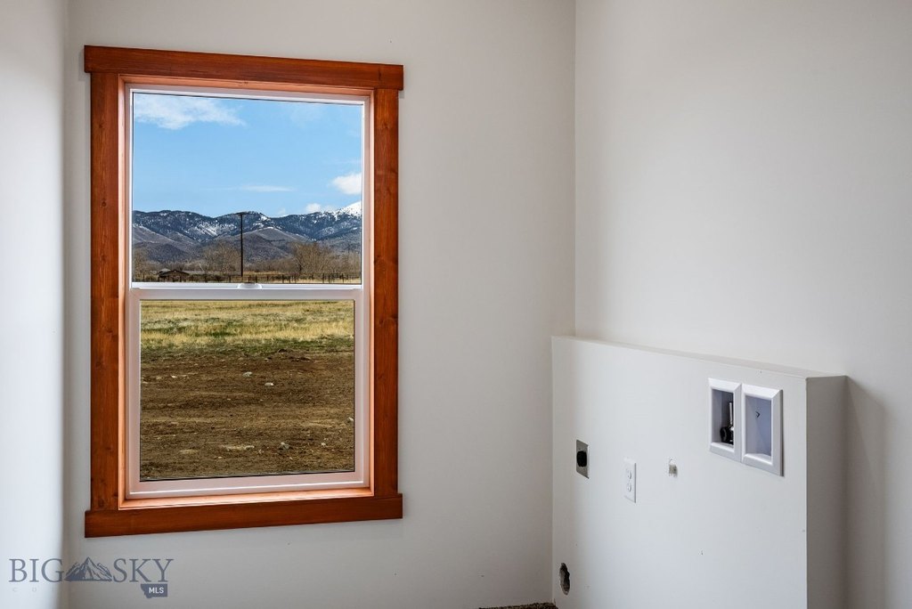 Sheridan, Montana, 59749, United States, 3 Bedrooms Bedrooms, ,2.5 BathroomsBathrooms,Residential,Forsale,1941164