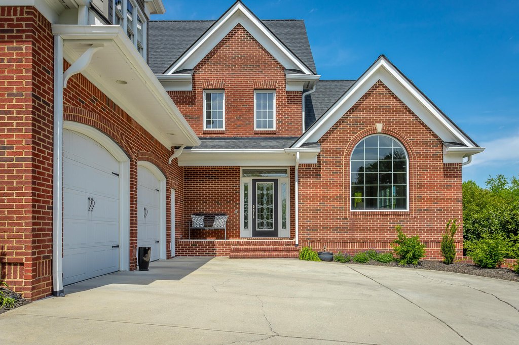 Chattanooga, Tennessee, 37416, United States, 4 Bedrooms Bedrooms, ,3.5 BathroomsBathrooms,Residential,Forsale,1894354