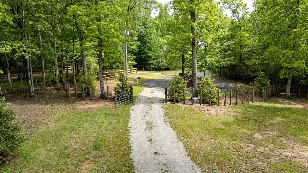 Spencer, Tennessee, 38585, United States, 1 Bedroom Bedrooms, ,1 BathroomBathrooms,Residential,Forsale,1922178