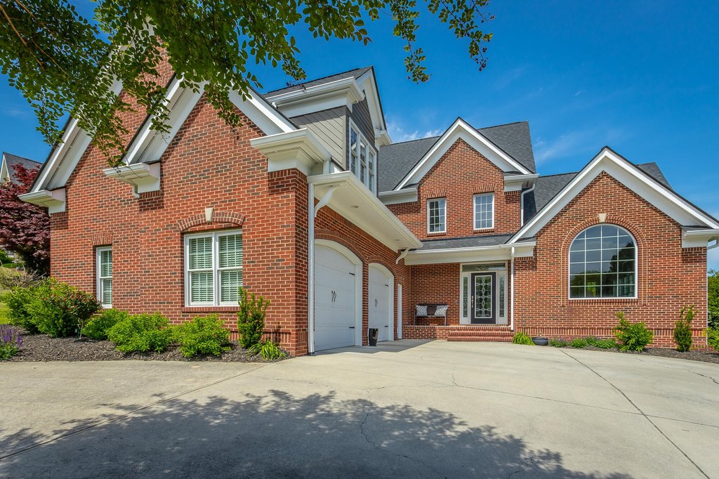 Chattanooga, Tennessee, 37416, United States, 4 Bedrooms Bedrooms, ,3.5 BathroomsBathrooms,Residential,Forsale,1894354