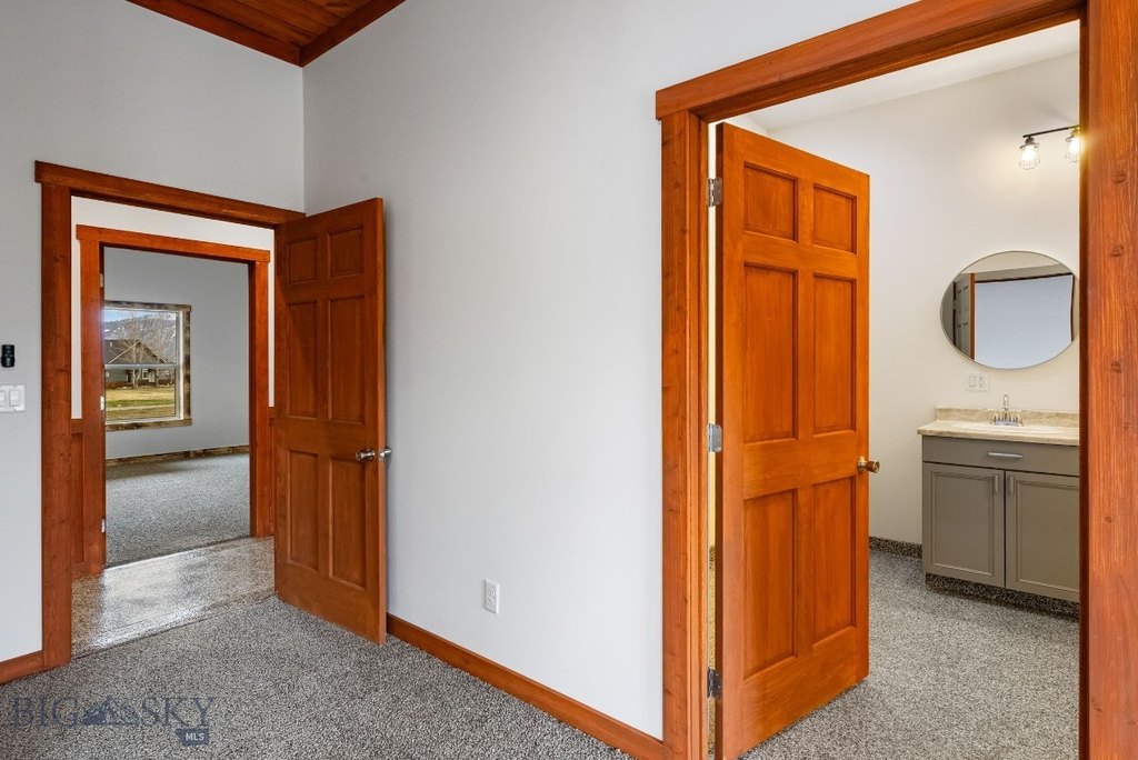 Sheridan, Montana, 59749, United States, 3 Bedrooms Bedrooms, ,2.5 BathroomsBathrooms,Residential,Forsale,1941164