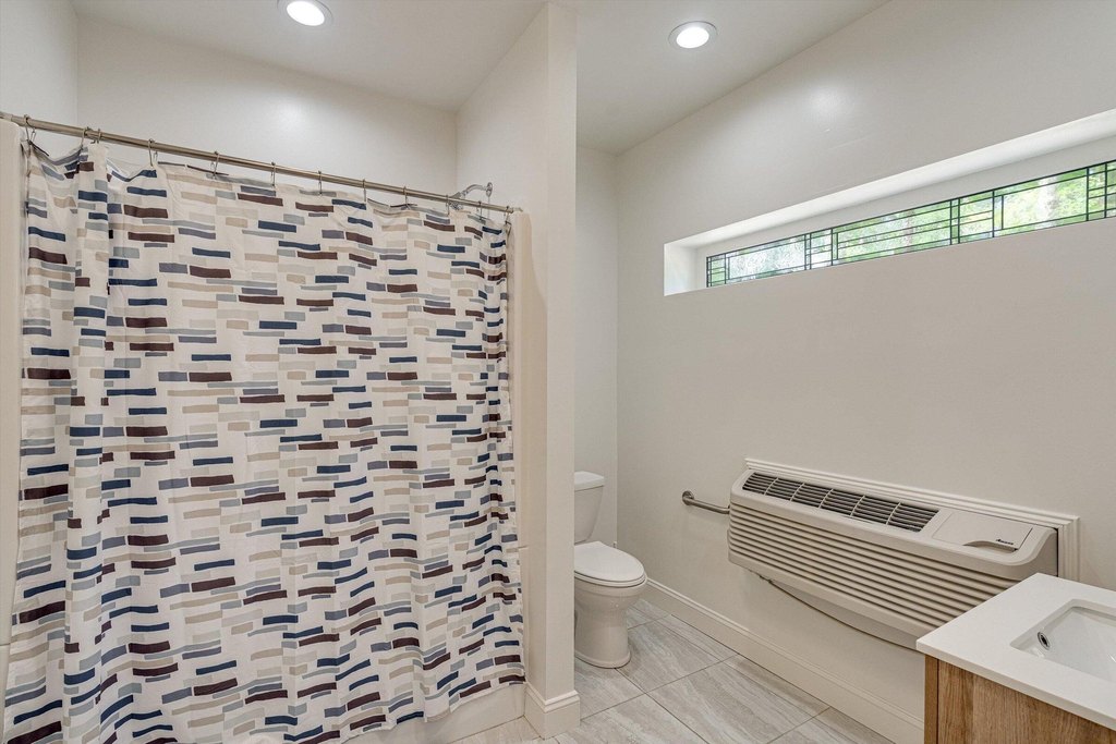 Spencer, Tennessee, 38585, United States, 1 Bedroom Bedrooms, ,1 BathroomBathrooms,Residential,Forsale,1922178