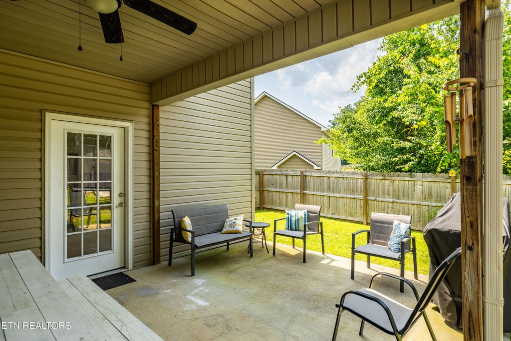 Maryville, Tennessee, 37801, United States, 5 Bedrooms Bedrooms, ,3.5 BathroomsBathrooms,Residential,Forsale,1910208
