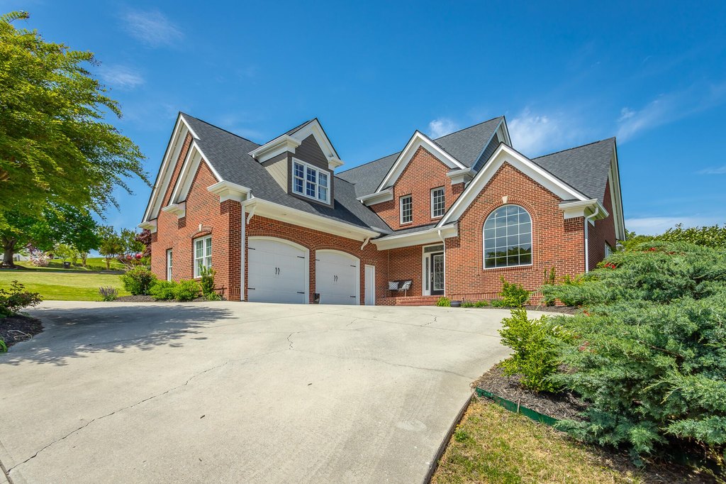 Chattanooga, Tennessee, 37416, United States, 4 Bedrooms Bedrooms, ,3.5 BathroomsBathrooms,Residential,Forsale,1894354