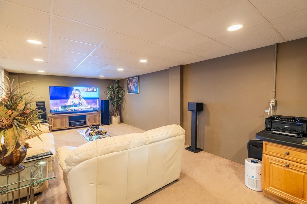 Linwood, New Jersey, 08221, United States, 5 Bedrooms Bedrooms, ,4.5 BathroomsBathrooms,Residential,Forsale,1946135