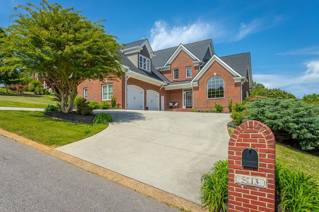 Chattanooga, Tennessee, 37416, United States, 4 Bedrooms Bedrooms, ,3.5 BathroomsBathrooms,Residential,Forsale,1894354
