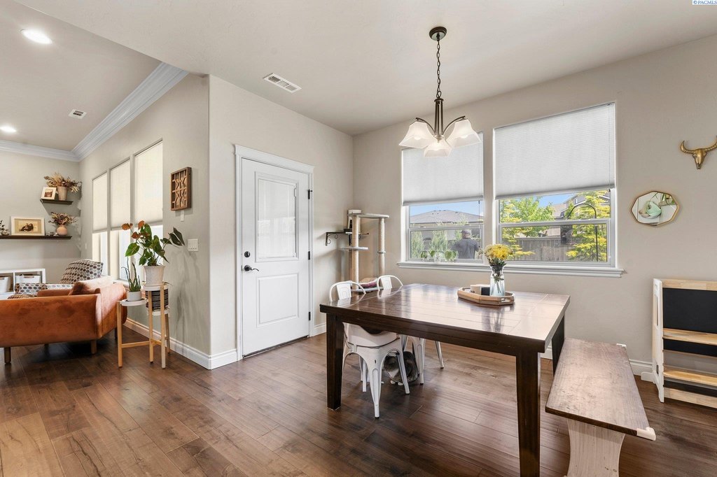 Richland, Washington, 99352, United States, 3 Bedrooms Bedrooms, ,2 BathroomsBathrooms,Residential,Forsale,1922431