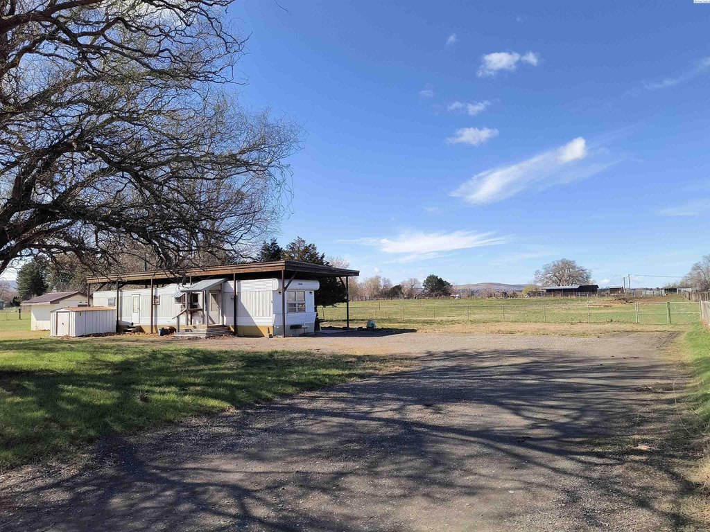 Kennewick, Washington, 99337, United States, 2 Bedrooms Bedrooms, ,1 BathroomBathrooms,Residential,Forsale,1964559