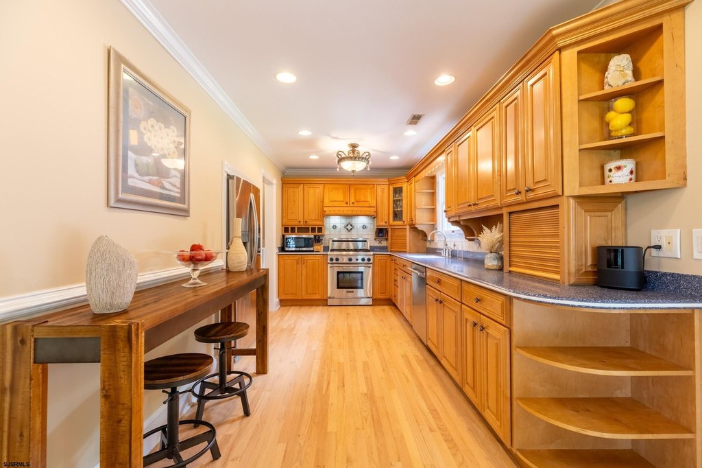 Linwood, New Jersey, 08221, United States, 5 Bedrooms Bedrooms, ,4.5 BathroomsBathrooms,Residential,Forsale,1946135