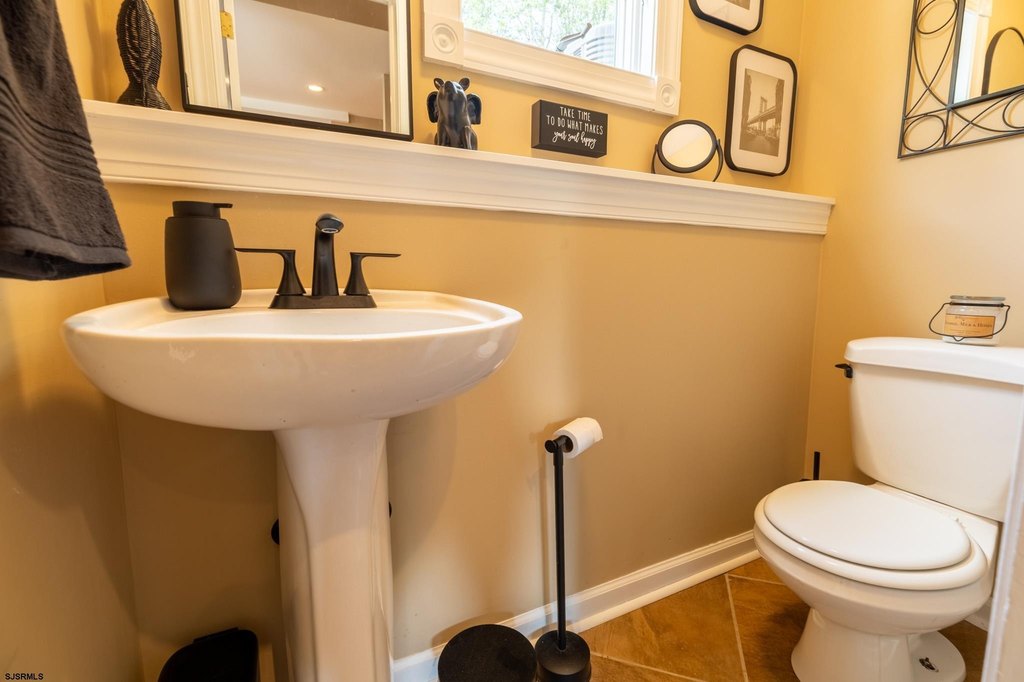 Linwood, New Jersey, 08221, United States, 5 Bedrooms Bedrooms, ,4.5 BathroomsBathrooms,Residential,Forsale,1946135