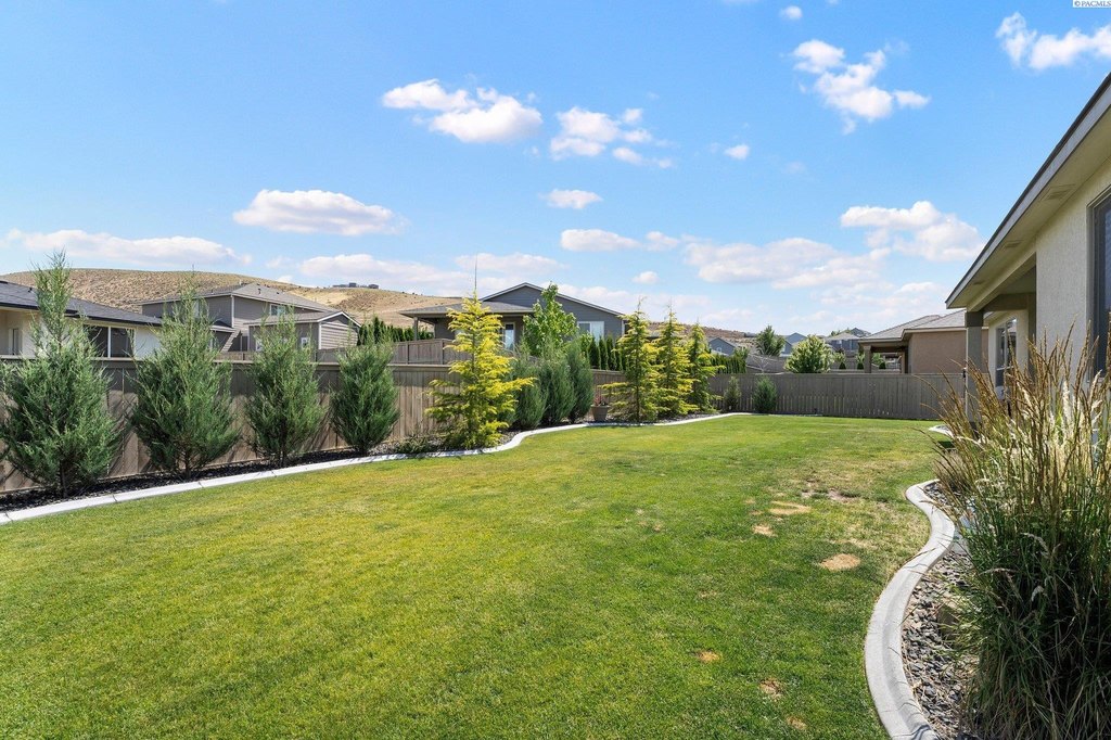 Richland, Washington, 99352, United States, 3 Bedrooms Bedrooms, ,2 BathroomsBathrooms,Residential,Forsale,1922431