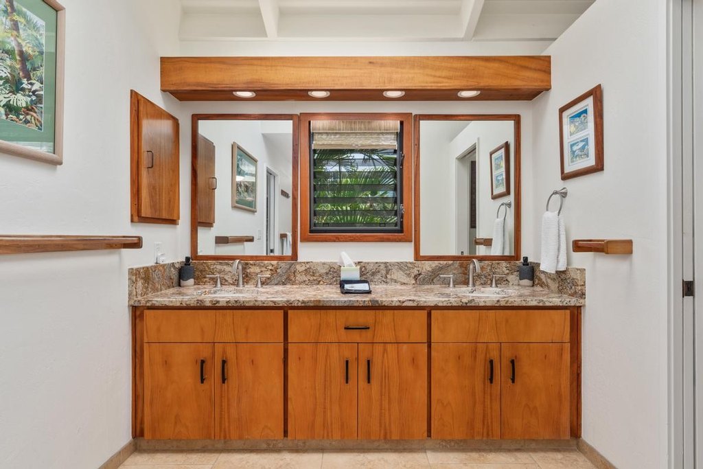 Kailua-Kona, Hawaii, 96740, United States, 3 Bedrooms Bedrooms, ,3 BathroomsBathrooms,Residential,Forsale,1886626