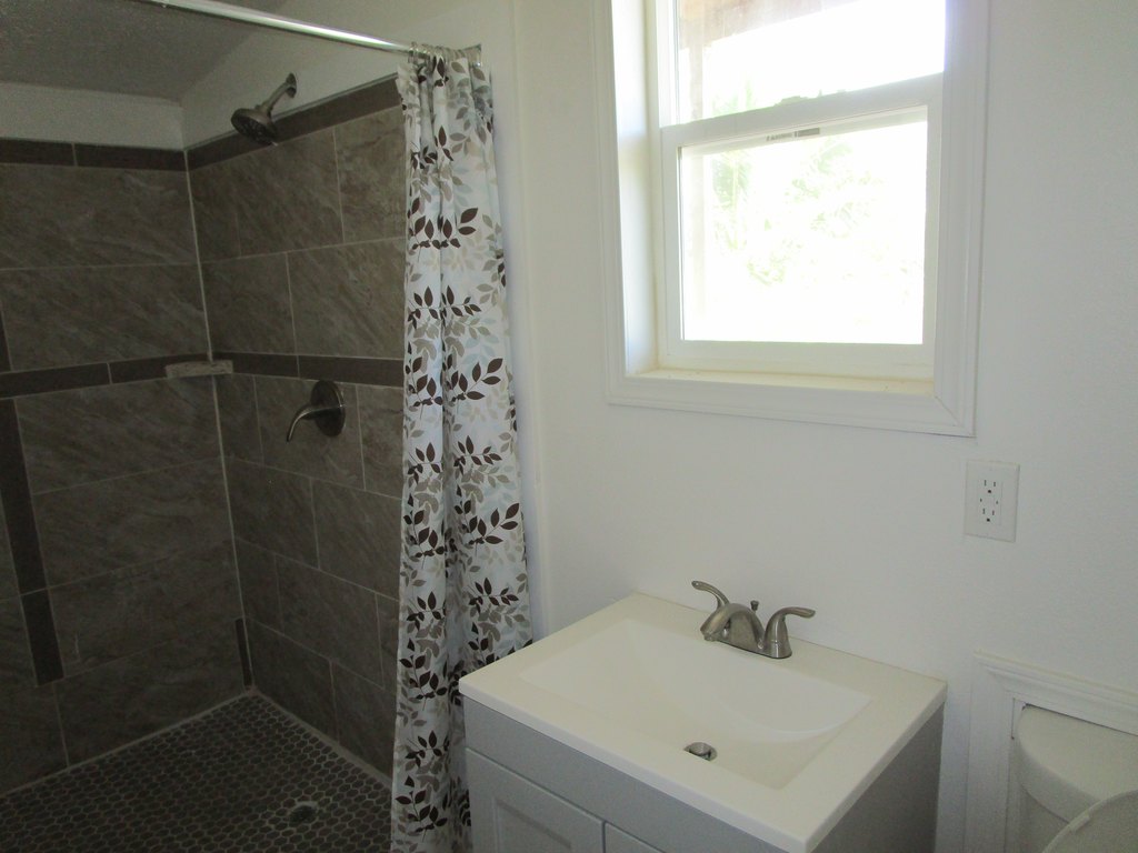 Hilo, Hawaii, 96720, United States, 4 Bedrooms Bedrooms, ,3 BathroomsBathrooms,Residential,Forsale,1886668