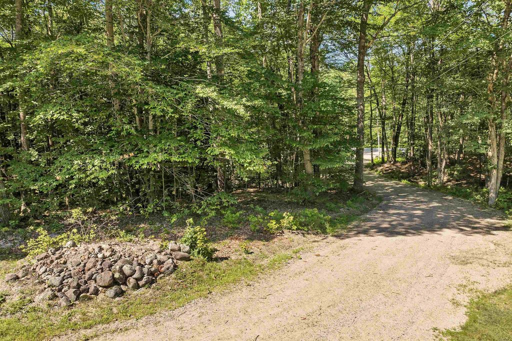 Wolfeboro, New Hampshire, 03894, United States, 3 Bedrooms Bedrooms, ,2 BathroomsBathrooms,Residential,Forsale,1952895