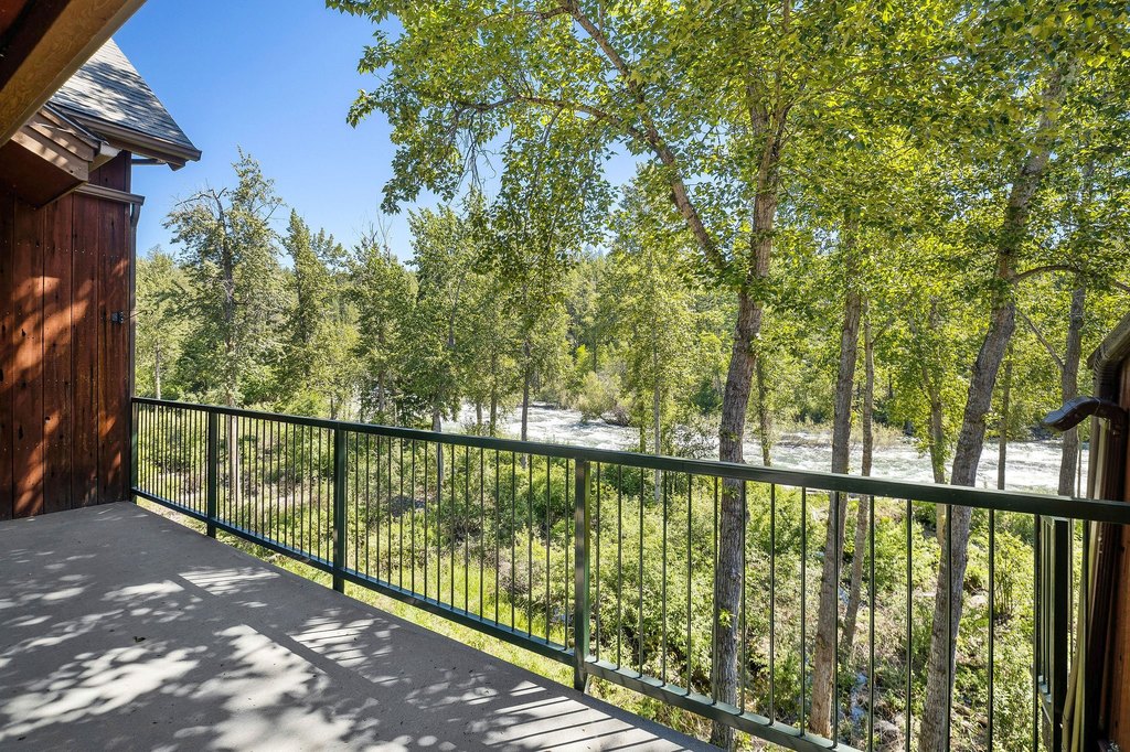 Bigfork, Montana, 59911, United States, 2 Bedrooms Bedrooms, ,2 BathroomsBathrooms,Residential,Forsale,1986951