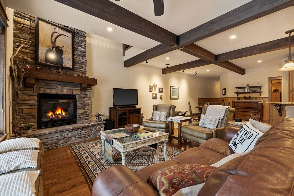 Bigfork, Montana, 59911, United States, 2 Bedrooms Bedrooms, ,2 BathroomsBathrooms,Residential,Forsale,1986951