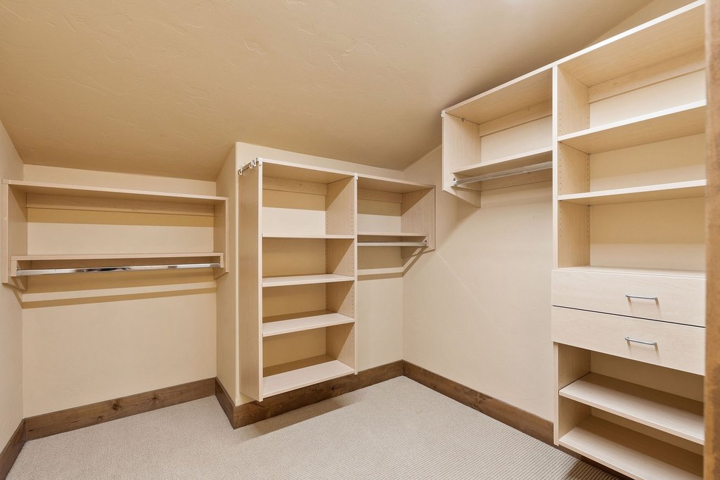 Bigfork, Montana, 59911, United States, 2 Bedrooms Bedrooms, ,2 BathroomsBathrooms,Residential,Forsale,1986951